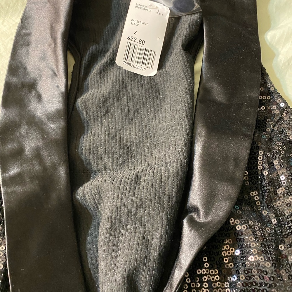 Vest - Picture 2 of 2